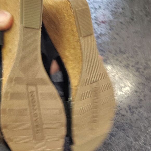 Kenneth Cole Reaction Black Platform Shoes with Elastic Straps - Picture 6 of 6